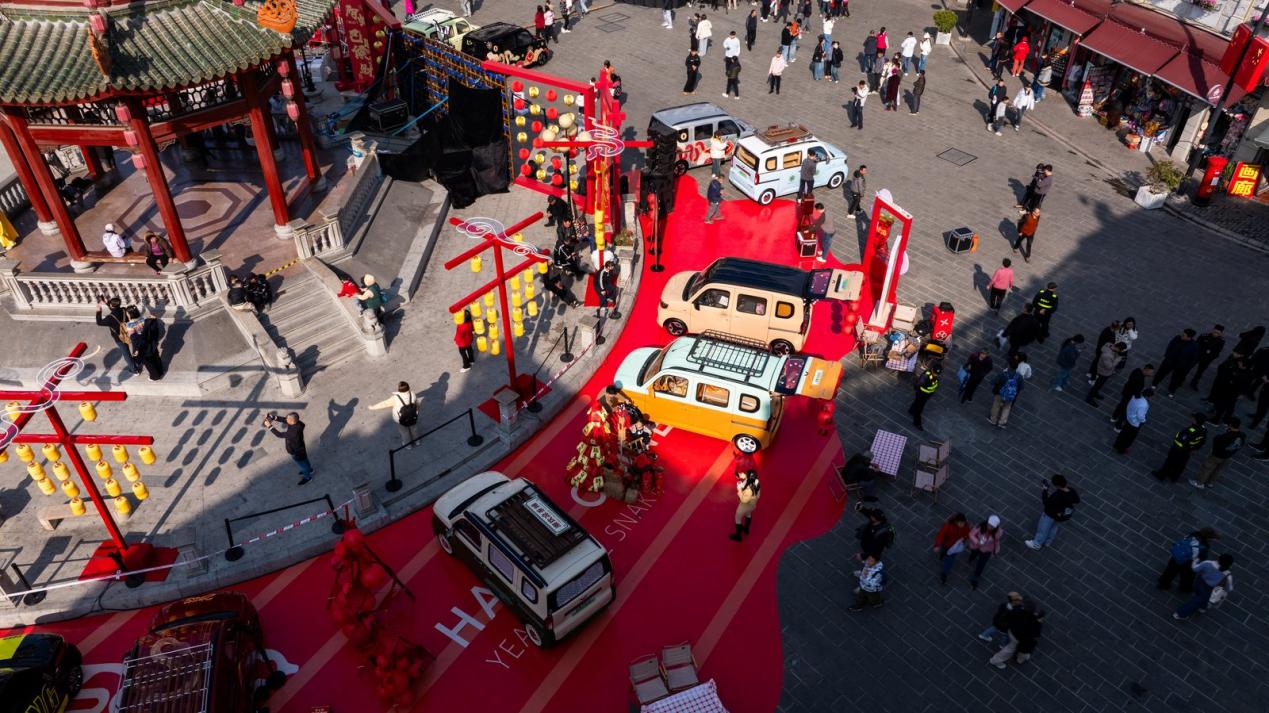 五菱又一“神车”来袭,仅4.78万元起,好看又好开,能火?
